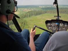 Robinson R44 пассажир берет управление под командованием шеф пилота